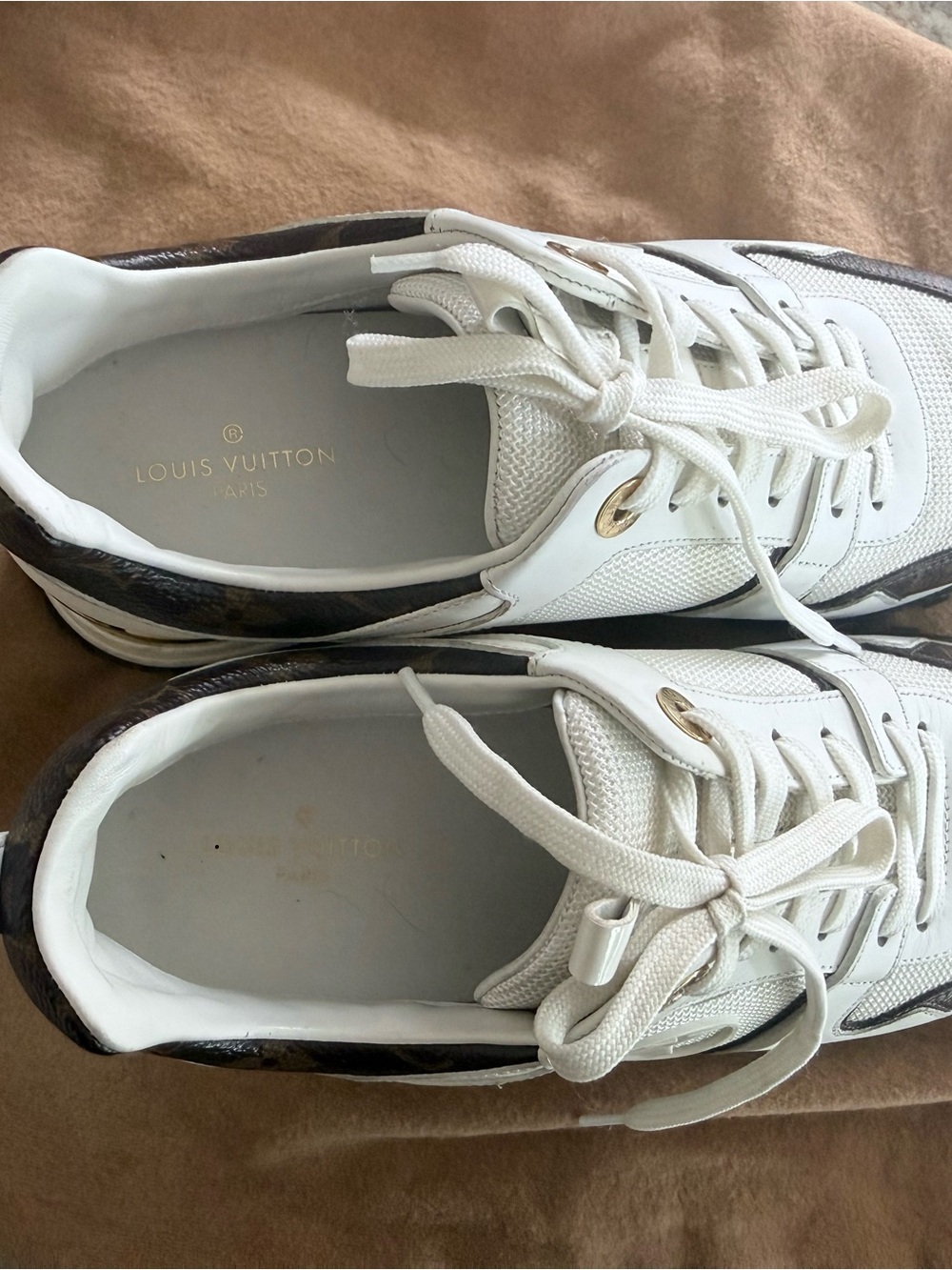 Louis Vuitton White & Brown Women's LV Low-Top Sneakers with Gold Accent - Picture 6 of 9
